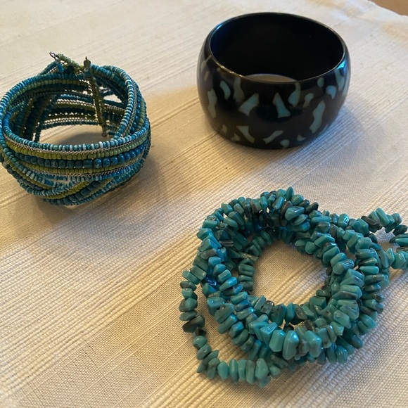 Turquoise Colored Costume Jewelry Bracelets - Picture 1 of 6